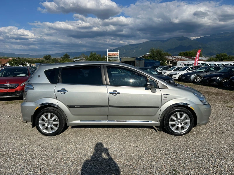 Toyota Corolla verso 1.8i-129kc 7- места, снимка 4 - Автомобили и джипове - 46482375