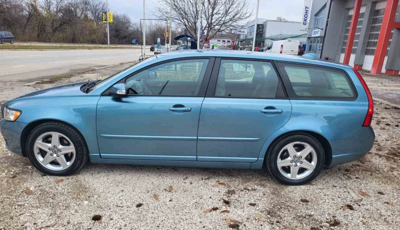 Volvo V50 2.0 HDI 136к.с , снимка 8 - Автомобили и джипове - 48239913