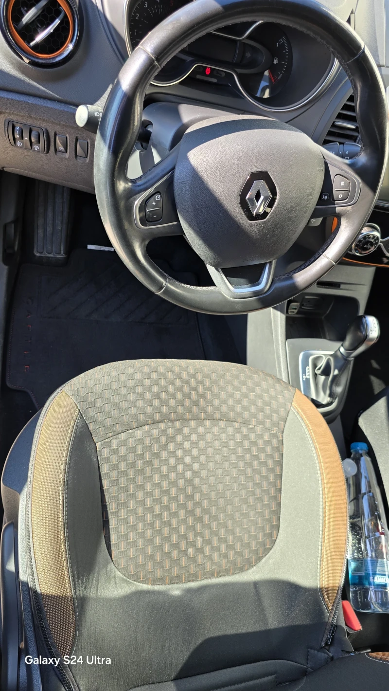 Renault Captur, снимка 2 - Автомобили и джипове - 49536415