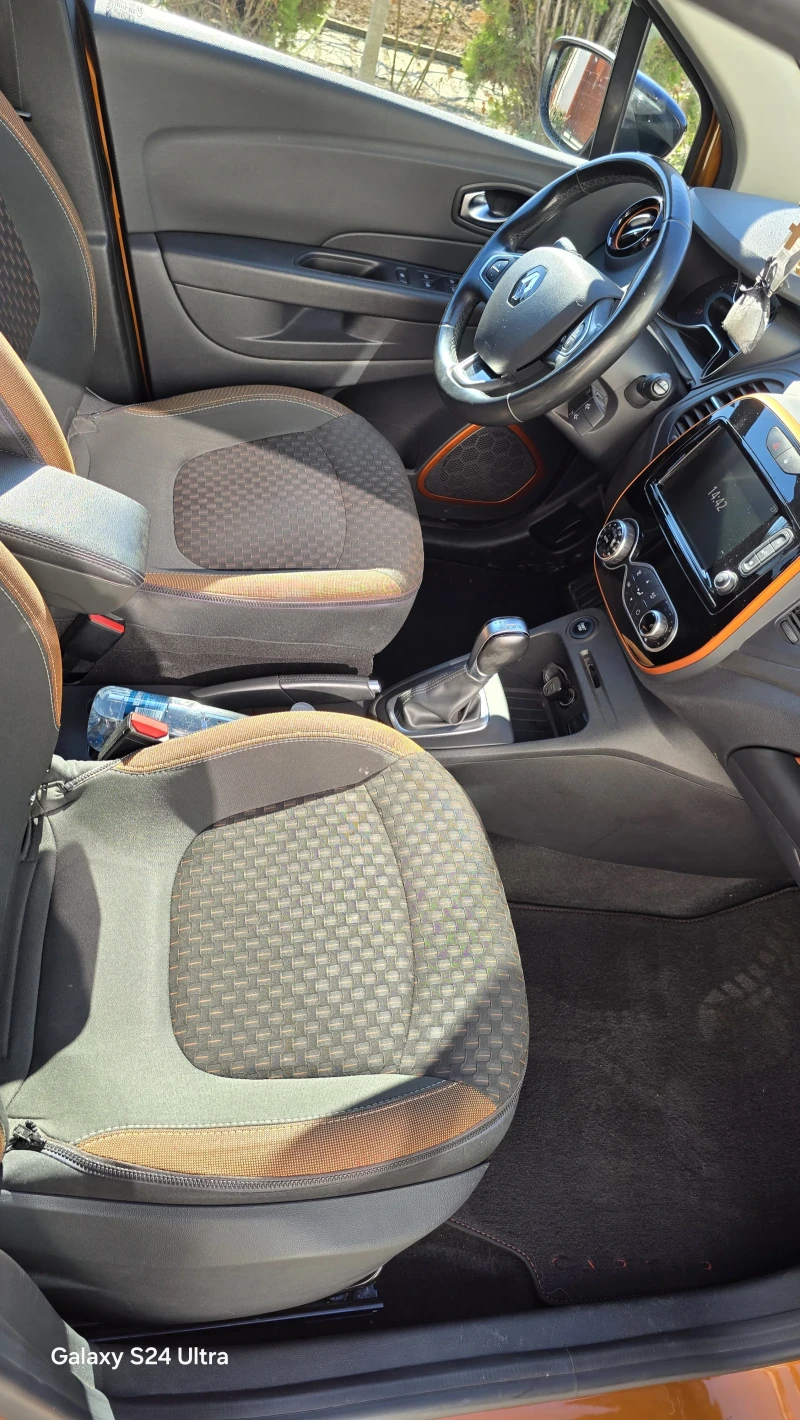 Renault Captur, снимка 10 - Автомобили и джипове - 49436947