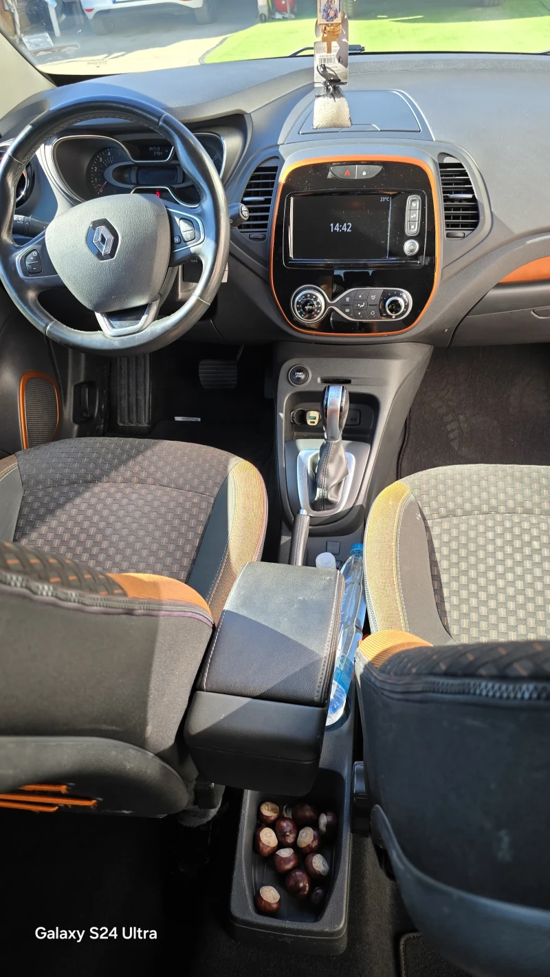 Renault Captur, снимка 9 - Автомобили и джипове - 49536415