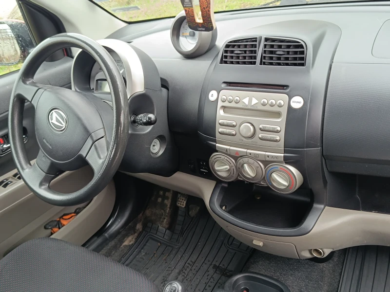 Daihatsu Sirion, снимка 2 - Автомобили и джипове - 49608565