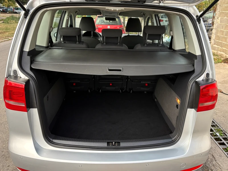 VW Touran 1.6TDI 6скорости*  TREND* 182 000км* , снимка 13 - Автомобили и джипове - 51683158