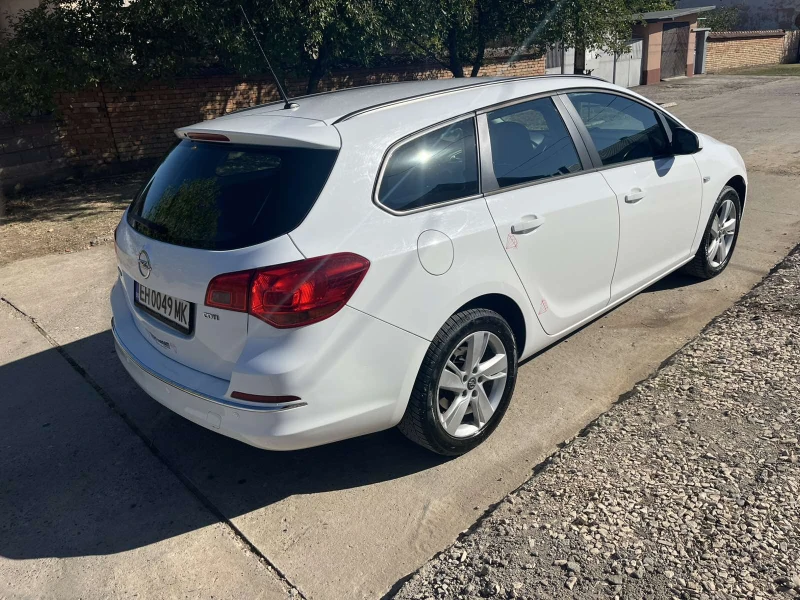 Opel Astra комби, снимка 3 - Автомобили и джипове - 51826401