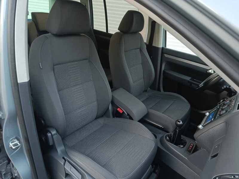 VW Touran 2.0TDI 140 HIGHLINE, снимка 13 - Автомобили и джипове - 52770527