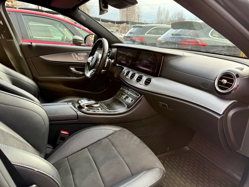 Mercedes-Benz E 220 4Matic AMG Line, снимка 13 - Автомобили и джипове - 53428337