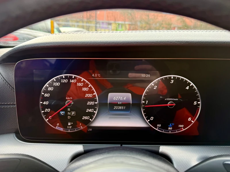 Mercedes-Benz E 220 4Matic AMG Line, снимка 9 - Автомобили и джипове - 53428337