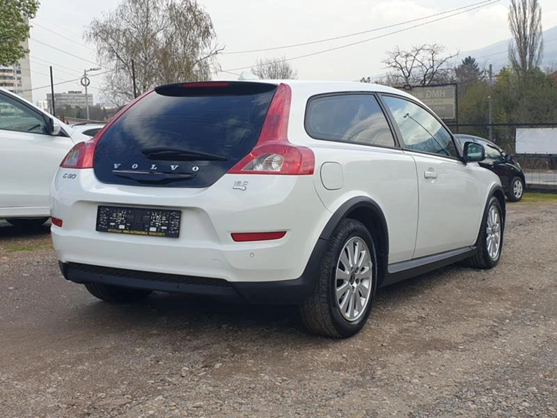 Volvo C30 1.6 D Drive Face-lift  - изображение 6