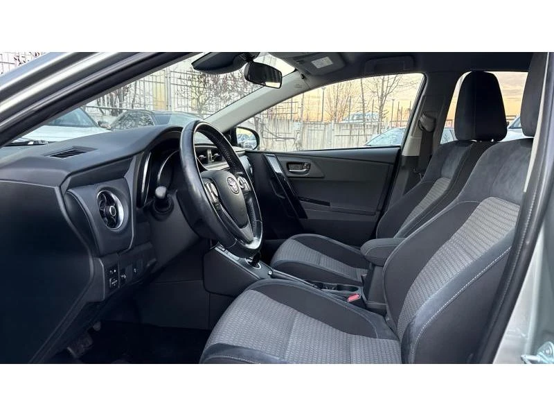 Toyota Auris 1.8 CVT HSD LUNA PLUS, снимка 12 - Автомобили и джипове - 52798268