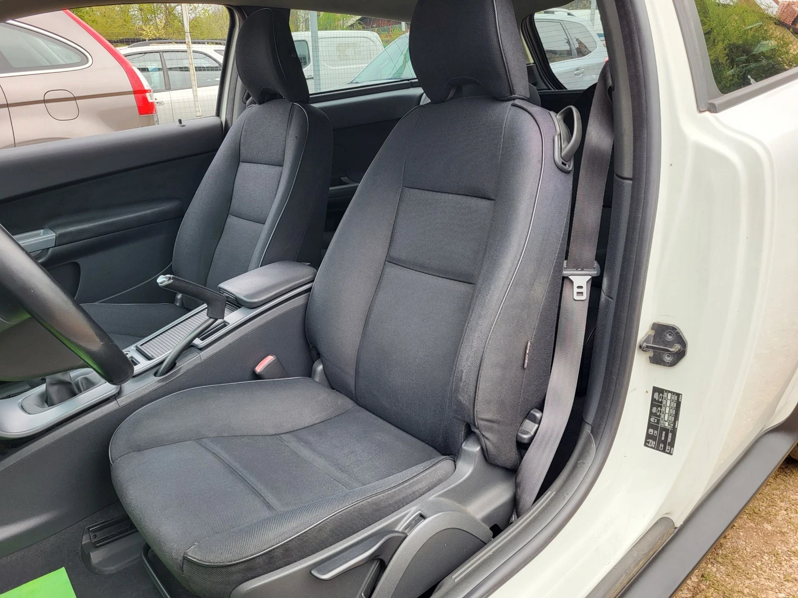 Volvo C30 1.6 D Drive Face-lift  - изображение 10