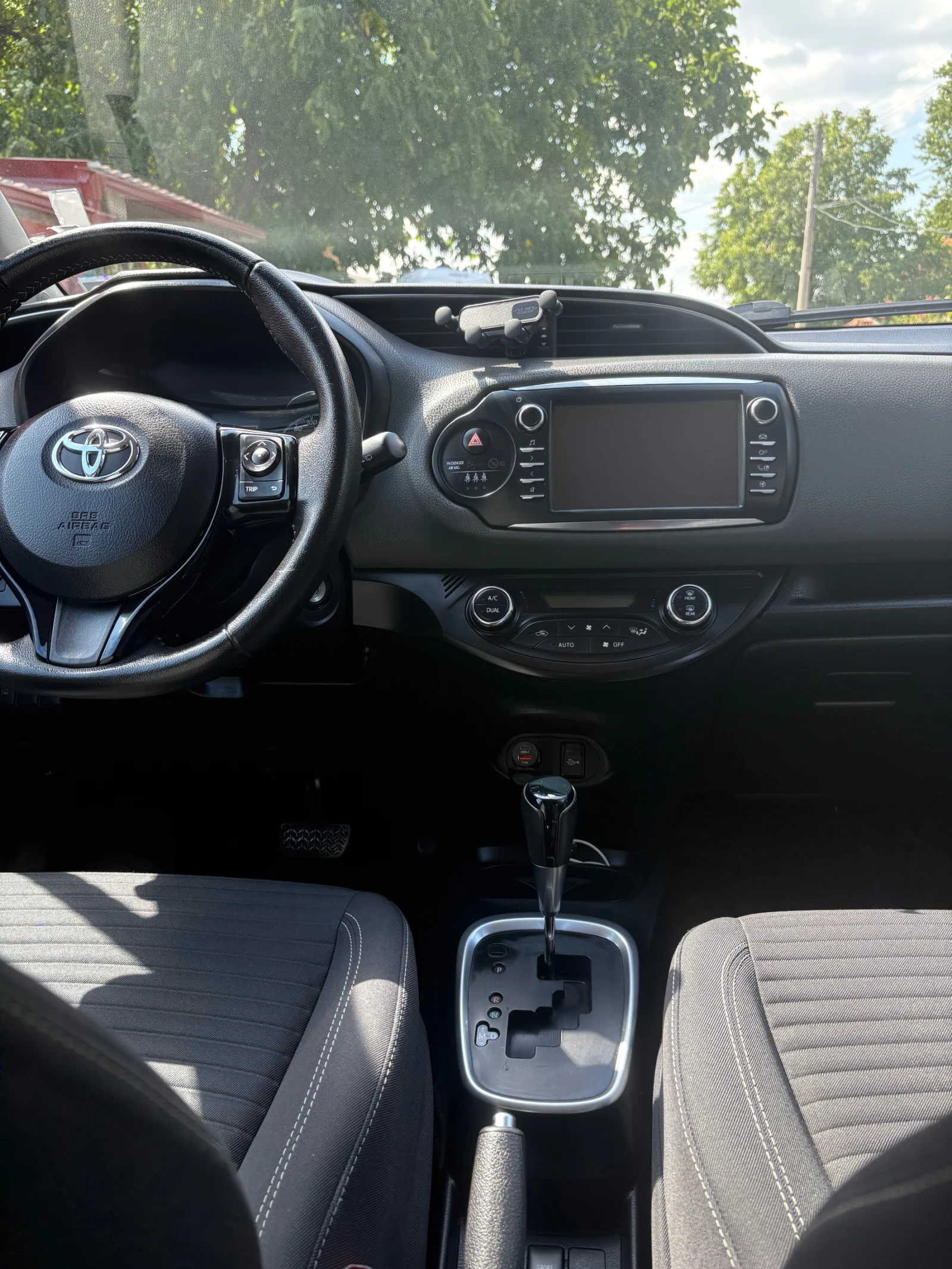 Toyota Yaris 1.5 - изображение 9