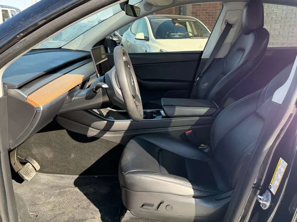 Tesla Model Y Long Range AWD  CARFAX, снимка 9 - Автомобили и джипове - 53972583