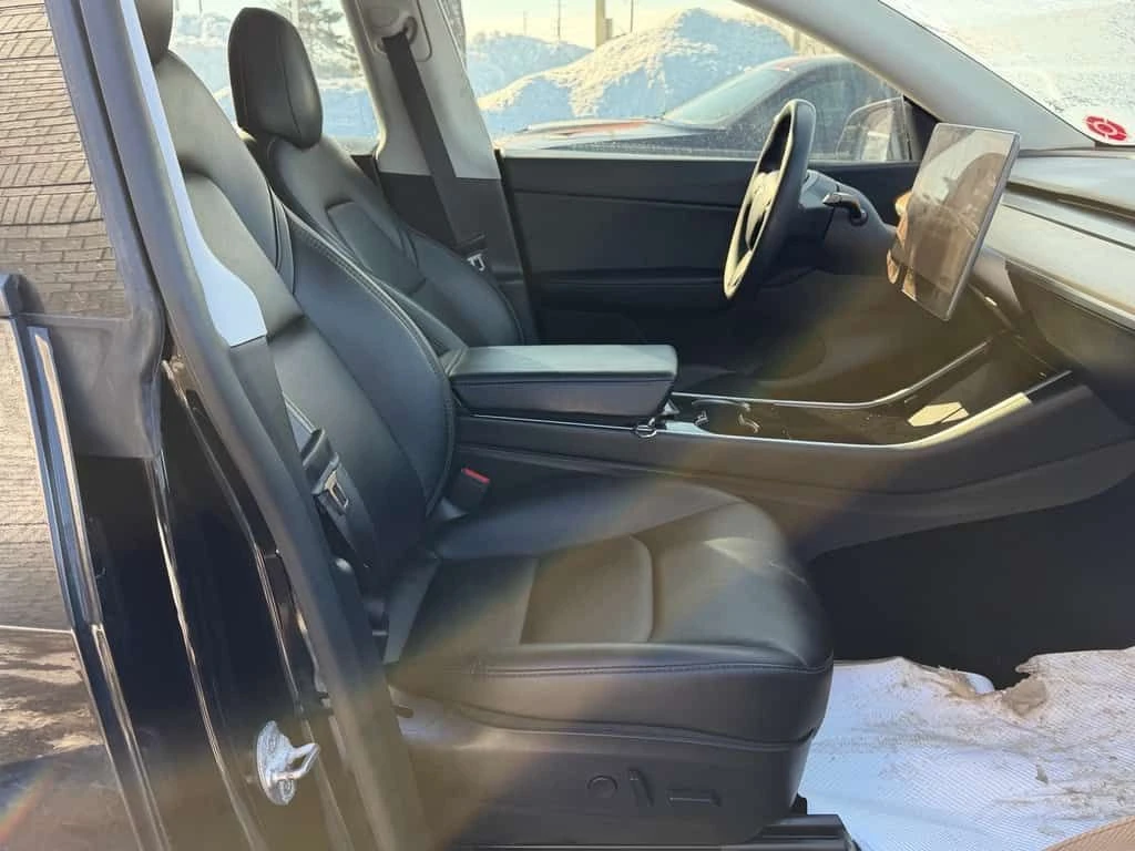 Tesla Model Y Long Range AWD  CARFAX, снимка 10 - Автомобили и джипове - 53972583