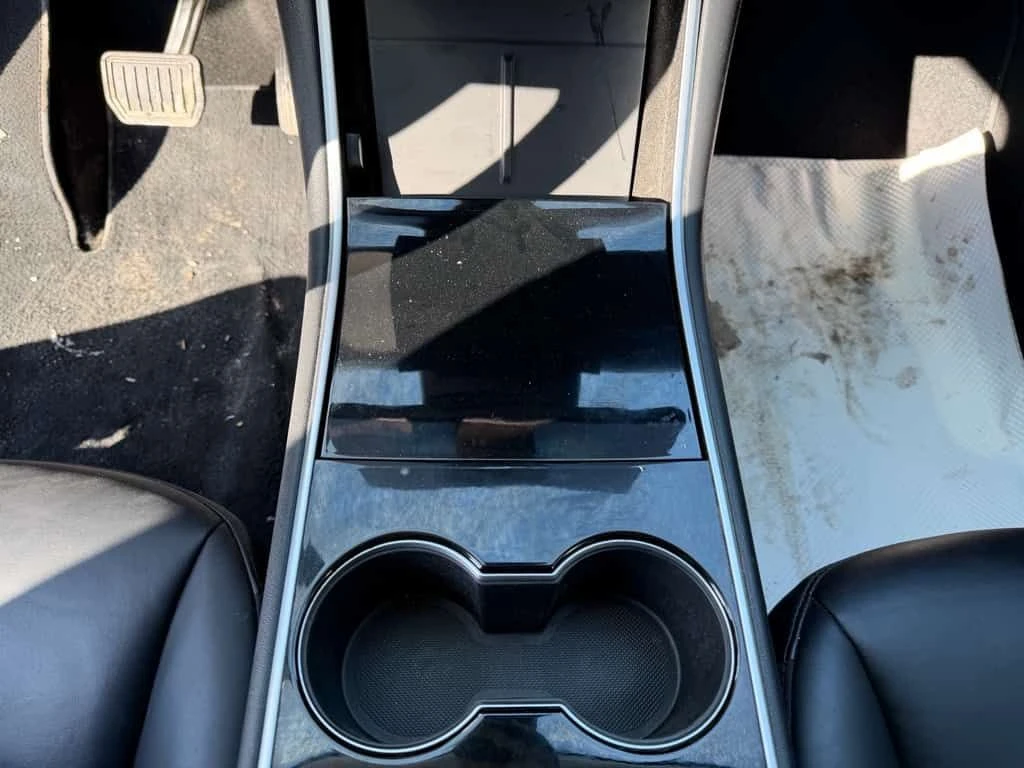 Tesla Model Y Long Range AWD  CARFAX, снимка 17 - Автомобили и джипове - 53972583