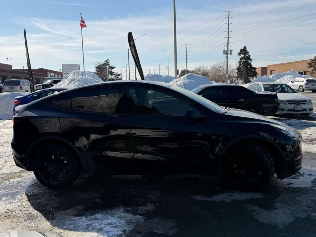 Tesla Model Y Long Range AWD  CARFAX, снимка 4 - Автомобили и джипове - 53972583