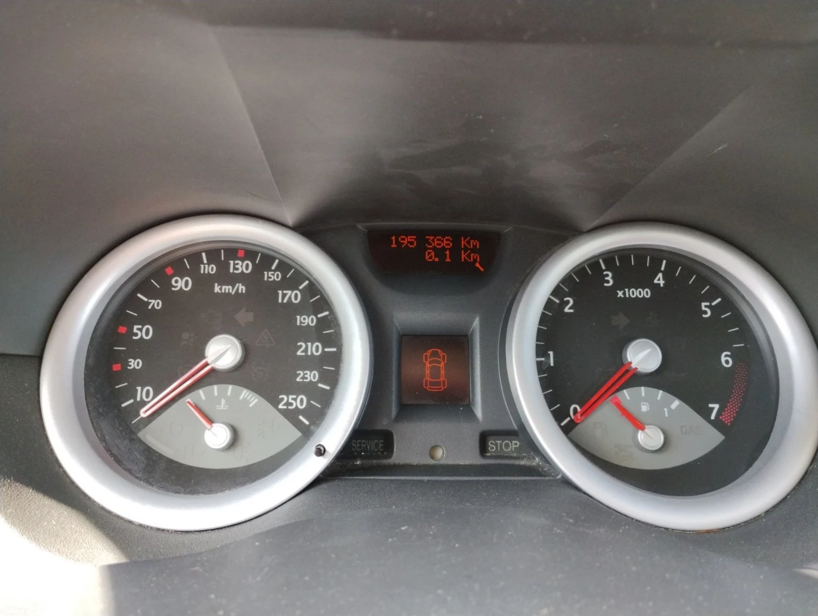 Renault Megane 2.0 16V, снимка 14 - Автомобили и джипове - 54295098