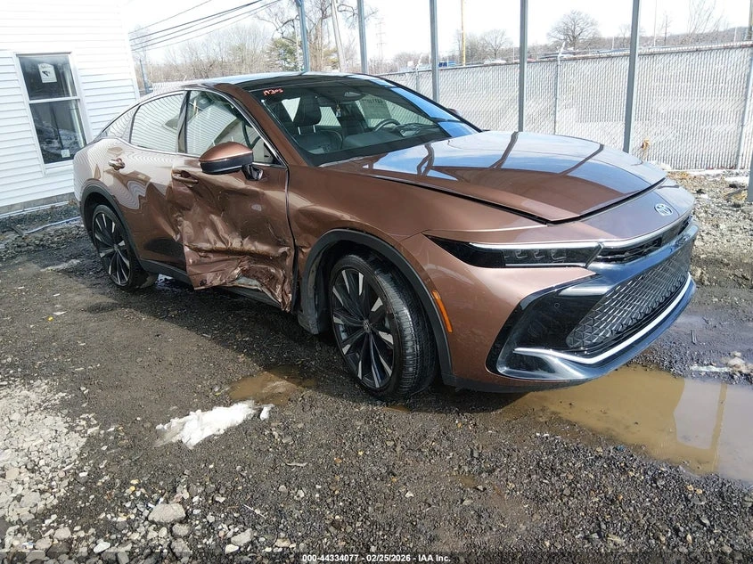Toyota Crown 2.4l Platinum, снимка 2 - Автомобили и джипове - 54438232