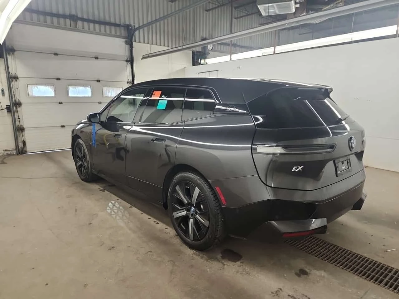 BMW iX XDRIVE50  CARFAX | Mobile.bg � ����������� 4