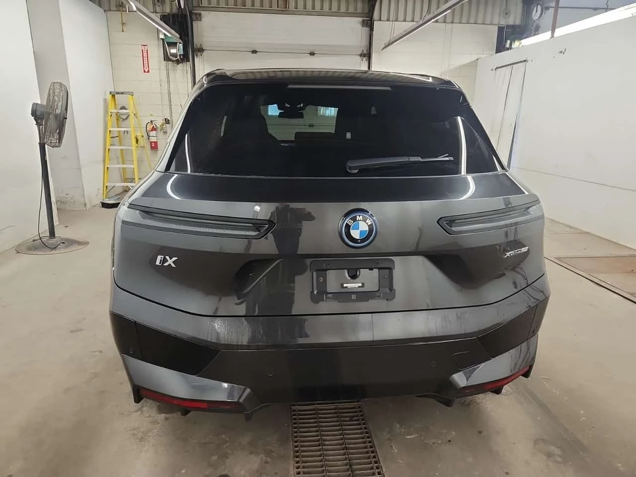 BMW iX XDRIVE50  CARFAX | Mobile.bg � ����������� 15