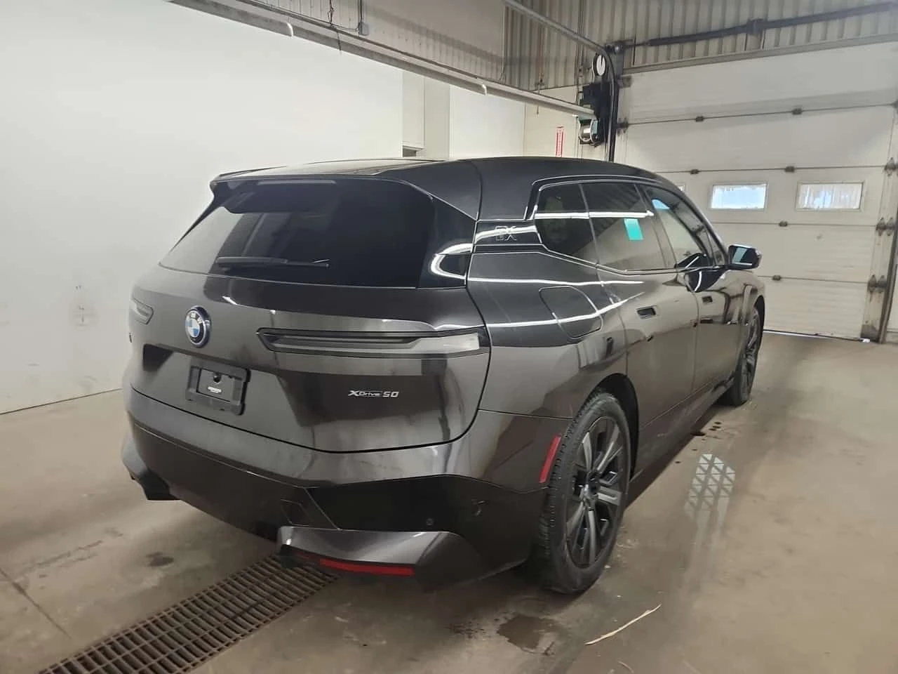 BMW iX XDRIVE50  CARFAX | Mobile.bg � ����������� 3