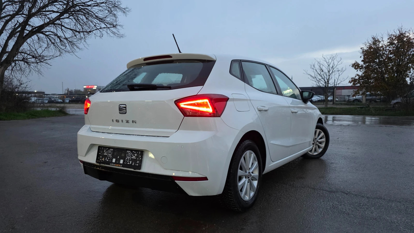 Seat Ibiza ЧИСТО НОВА, снимка 4 - Автомобили и джипове - 54568644