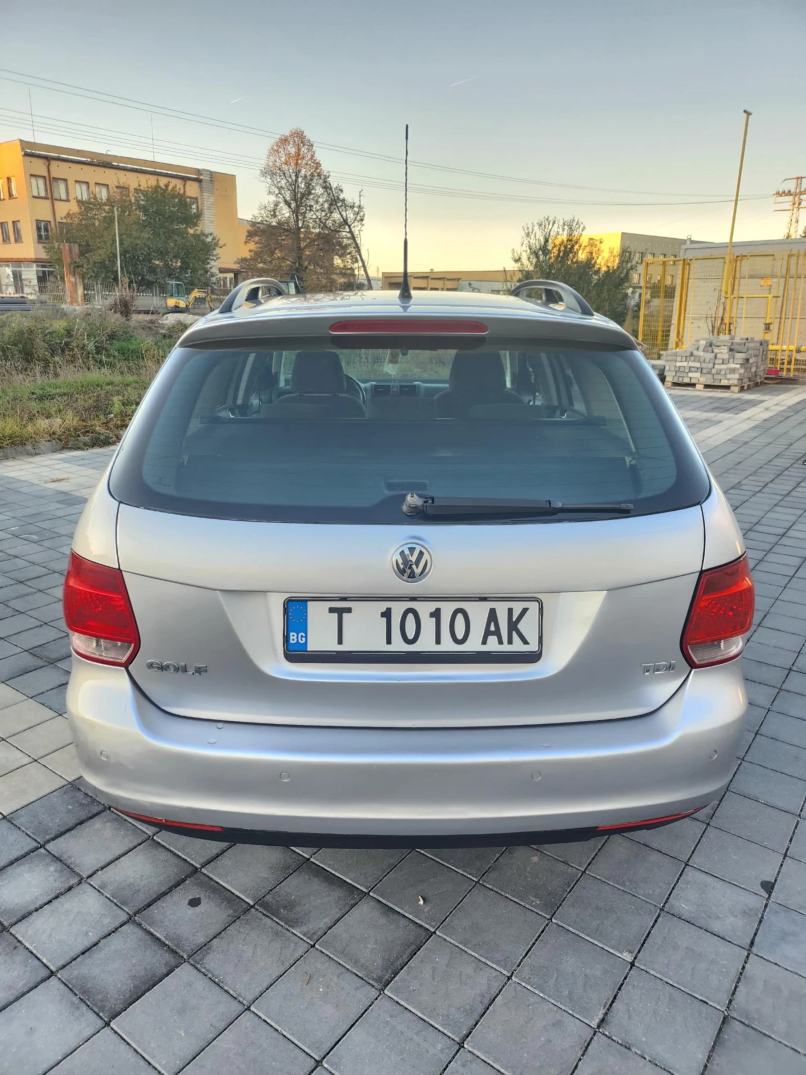 VW Golf 5, снимка 6 - Автомобили и джипове - 54635838