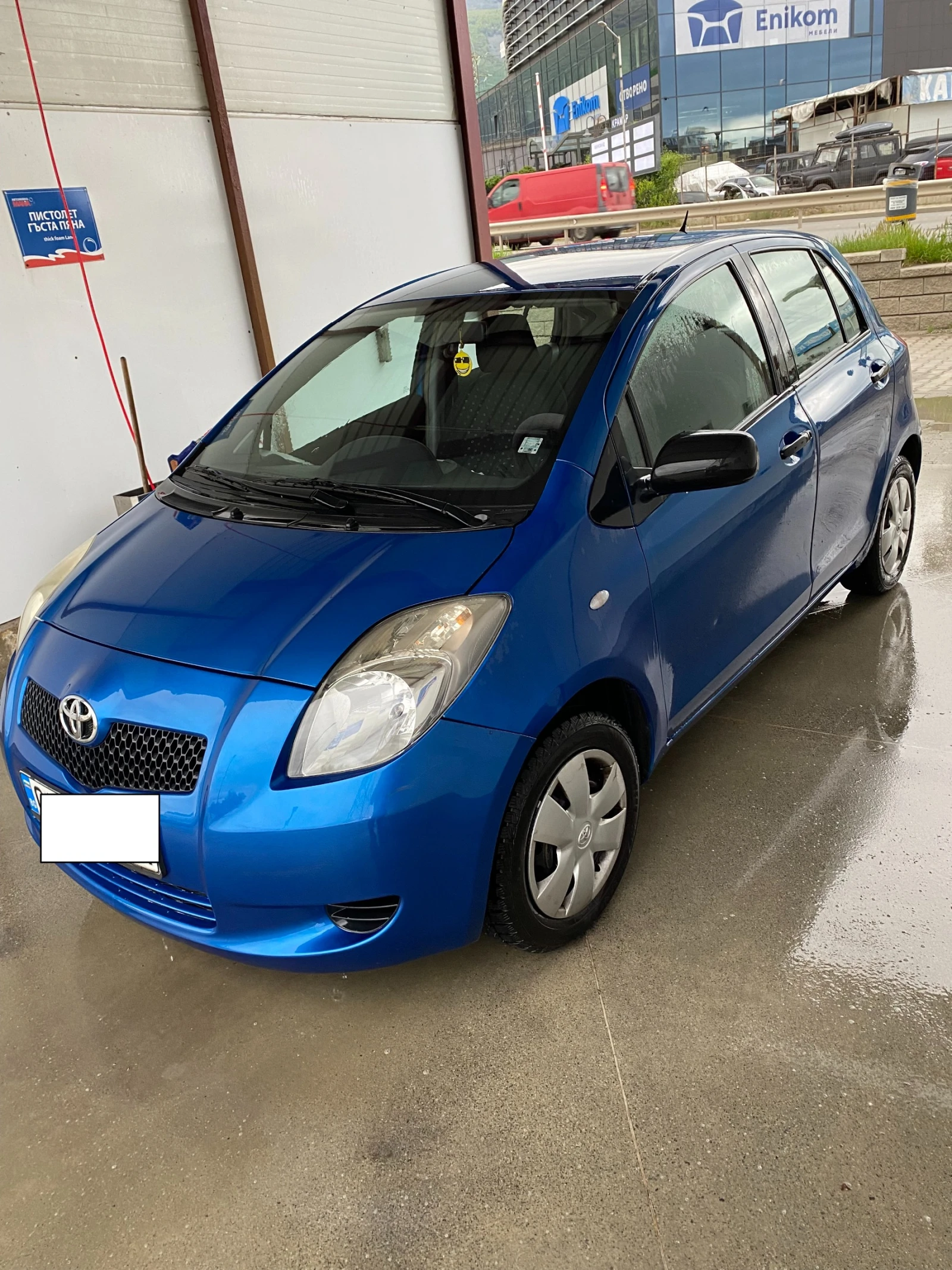 Toyota Yaris 1.0 VVT-i, снимка 3 - Автомобили и джипове - 54654612
