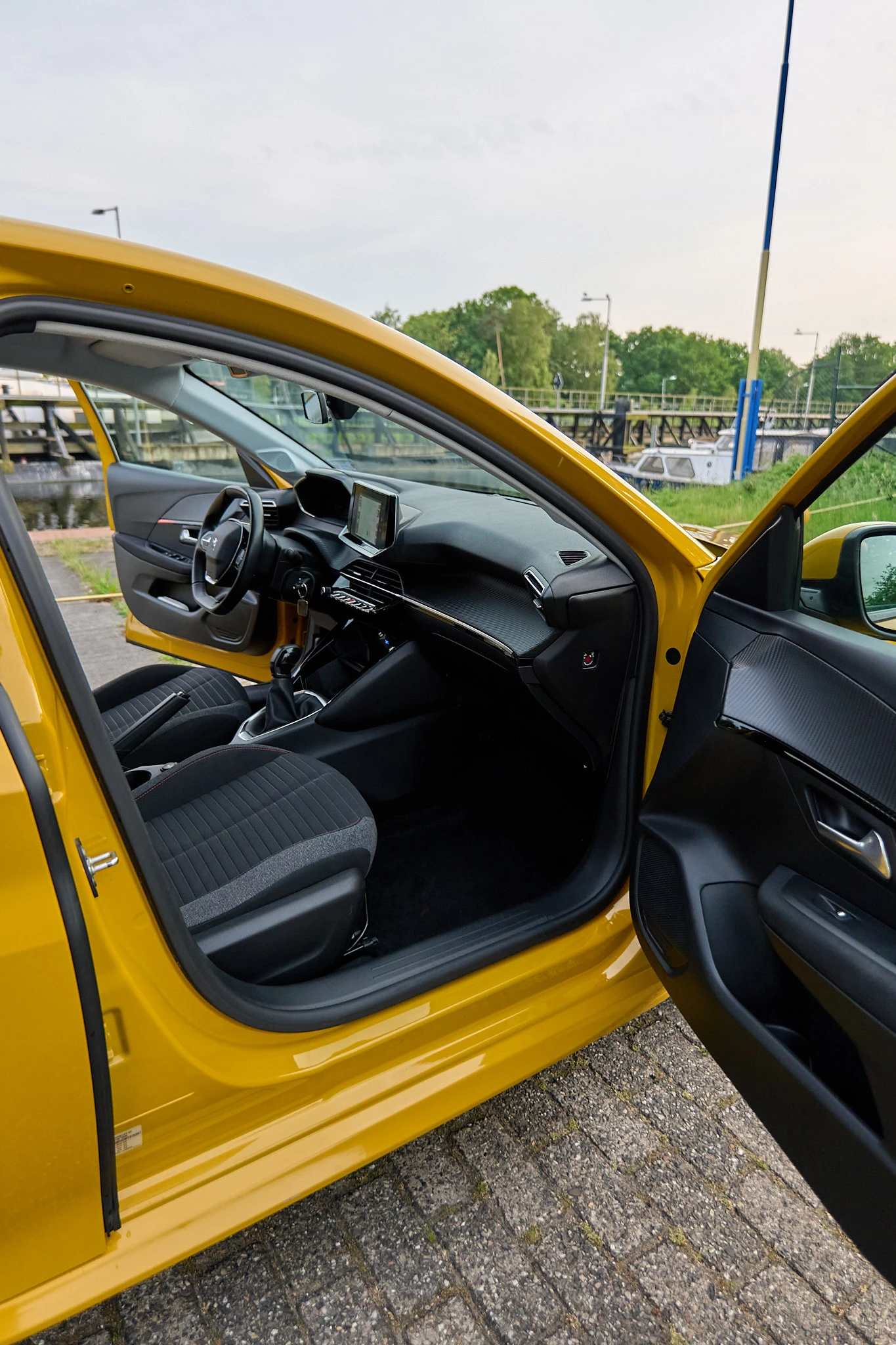 Peugeot 208, снимка 6 - Автомобили и джипове - 54723589