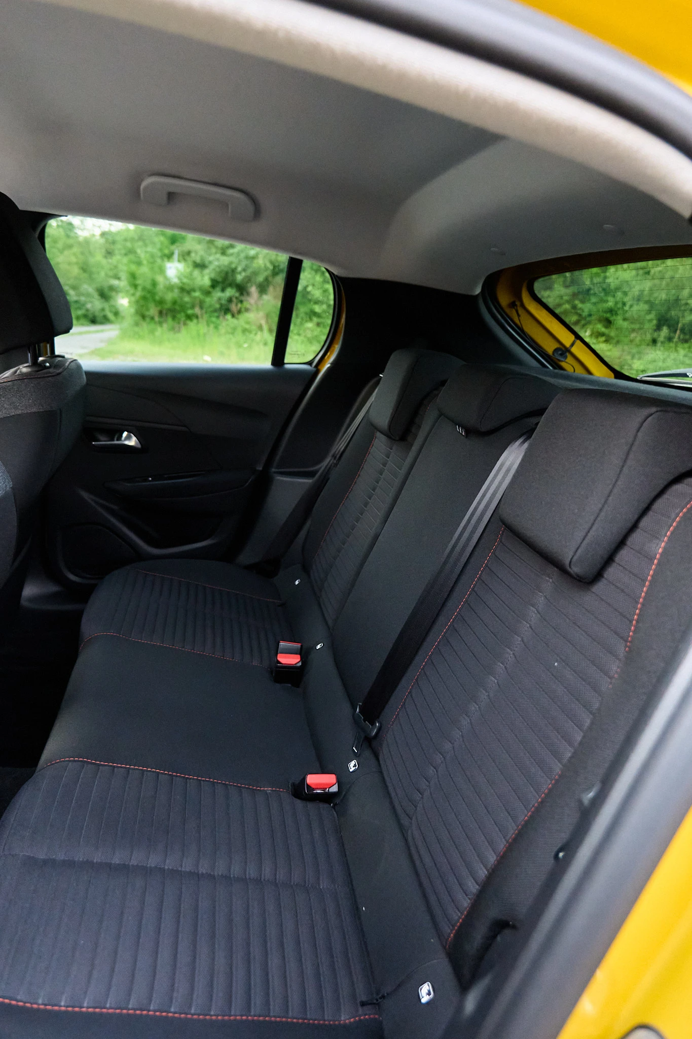 Peugeot 208, снимка 15 - Автомобили и джипове - 54723589