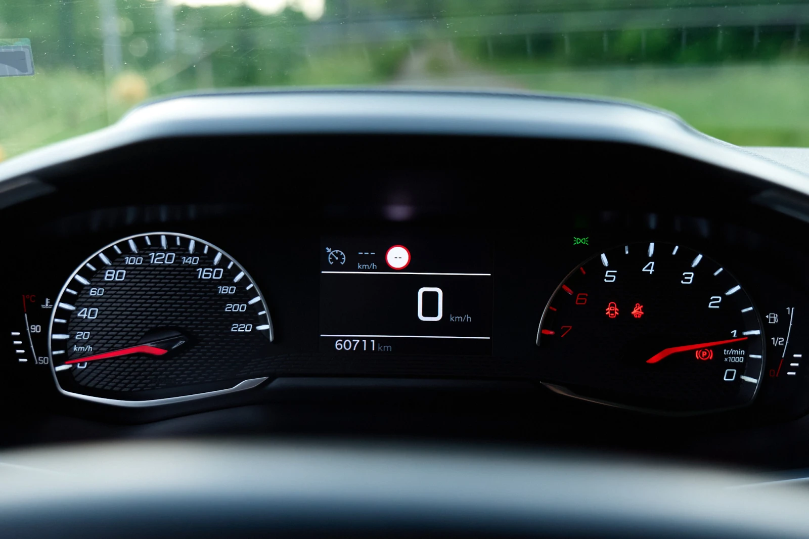 Peugeot 208, снимка 8 - Автомобили и джипове - 54723589