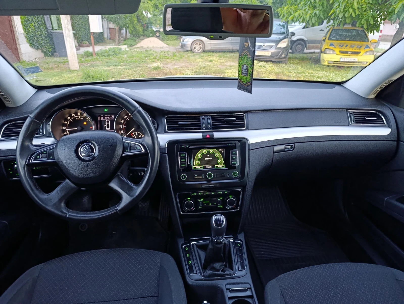 Skoda Superb 2.0TDI, снимка 9 - Автомобили и джипове - 54812431