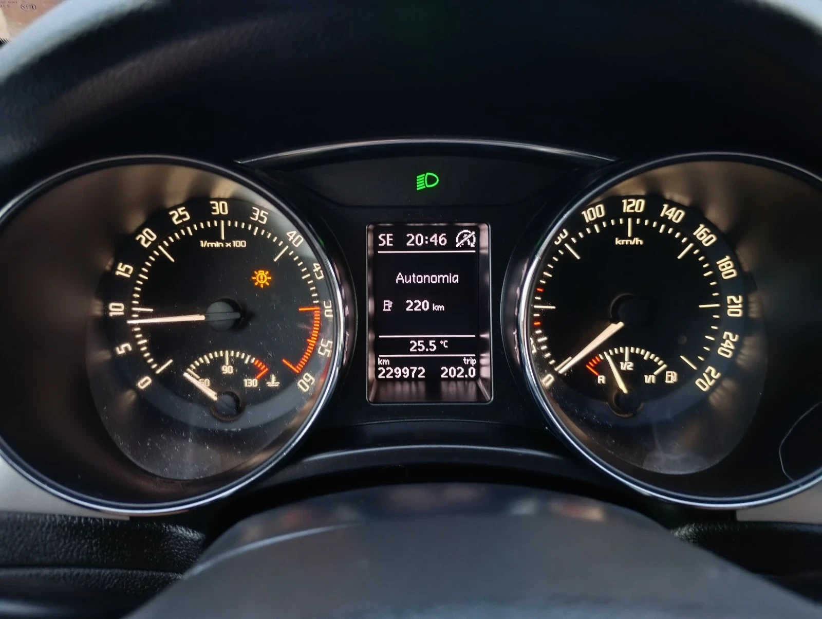 Skoda Superb 2.0TDI, снимка 16 - Автомобили и джипове - 54812431