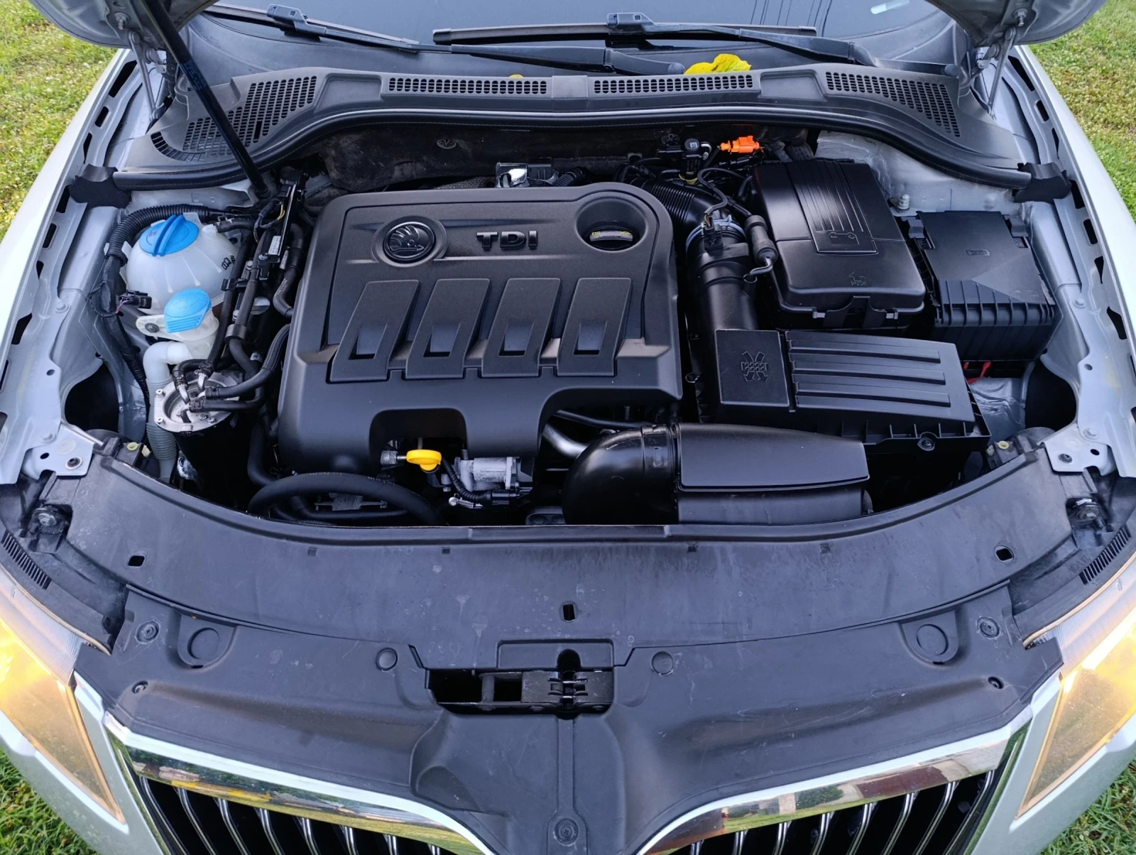 Skoda Superb 2.0TDI, снимка 12 - Автомобили и джипове - 54812431