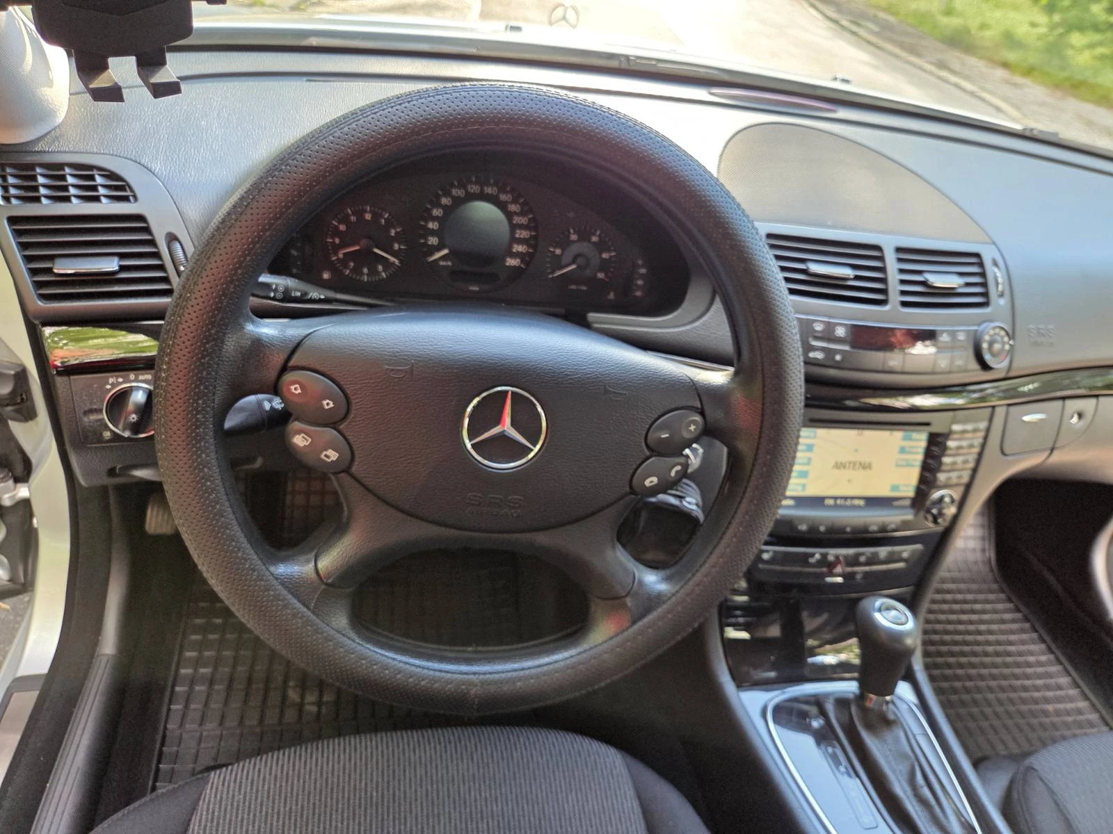 Mercedes-Benz E 220 CDI, снимка 7 - Автомобили и джипове - 54924977