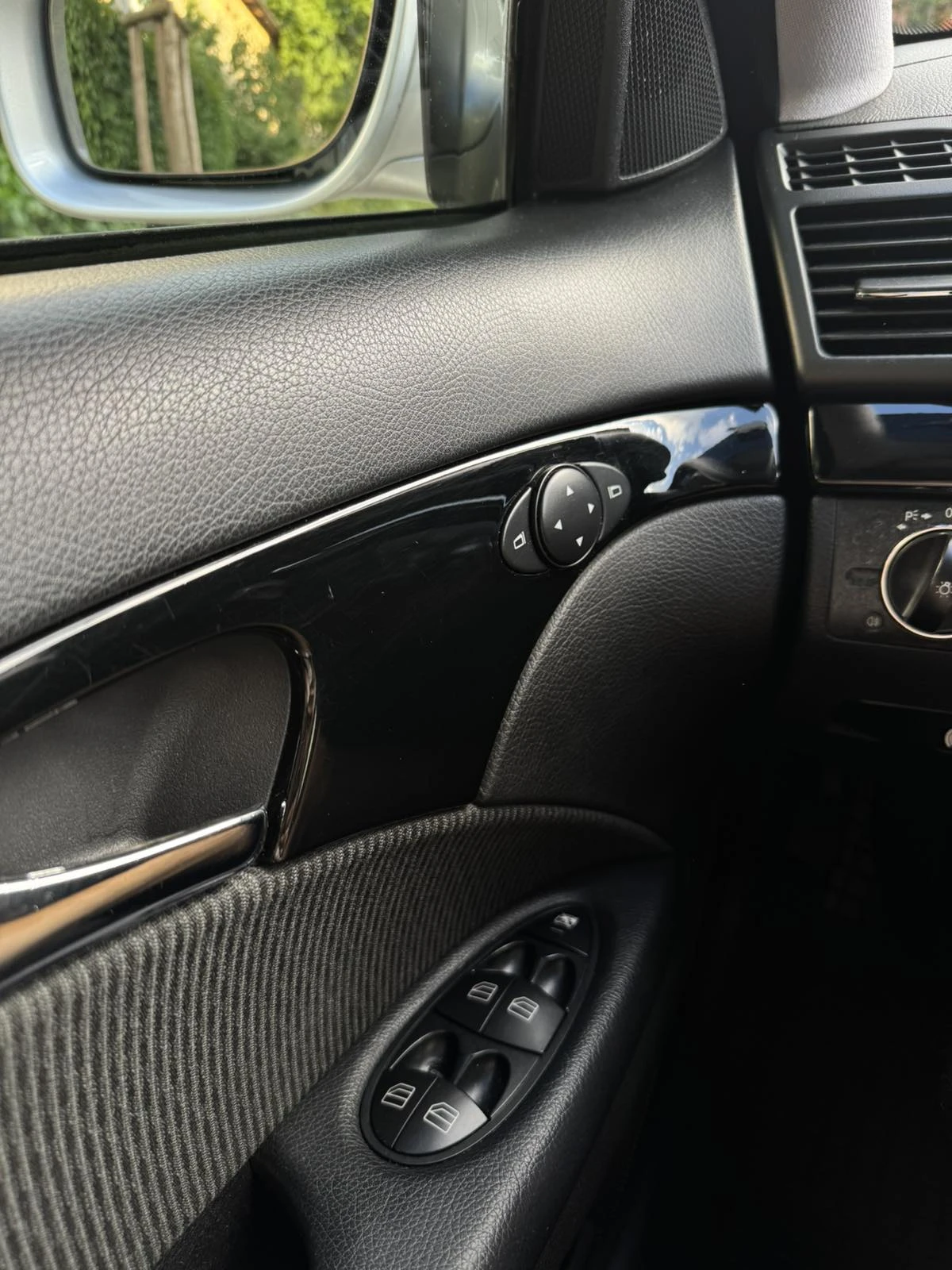 Mercedes-Benz E 220 CDI, снимка 15 - Автомобили и джипове - 54924977