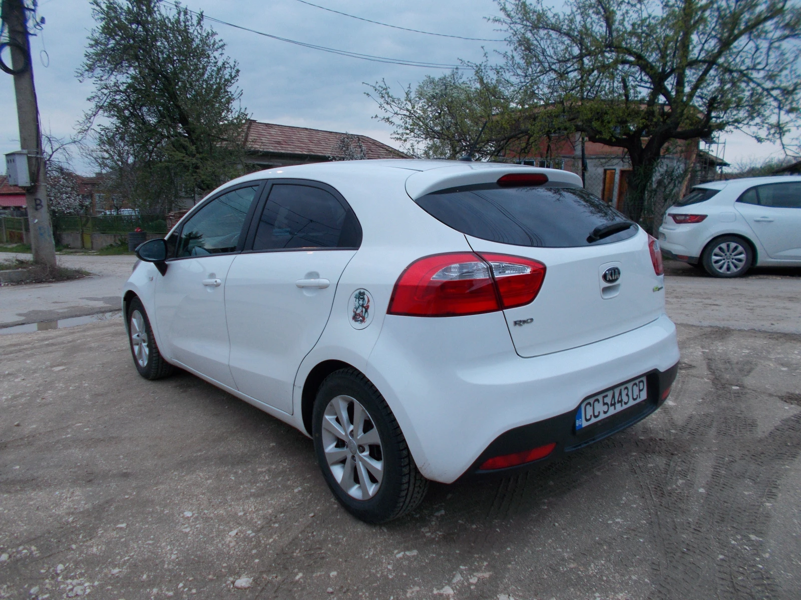 Kia Rio 1.1 CRDi, снимка 6 - Автомобили и джипове - 55435673