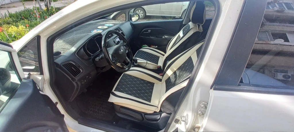 Kia Rio 1.1 CRDi, снимка 9 - Автомобили и джипове - 55435673
