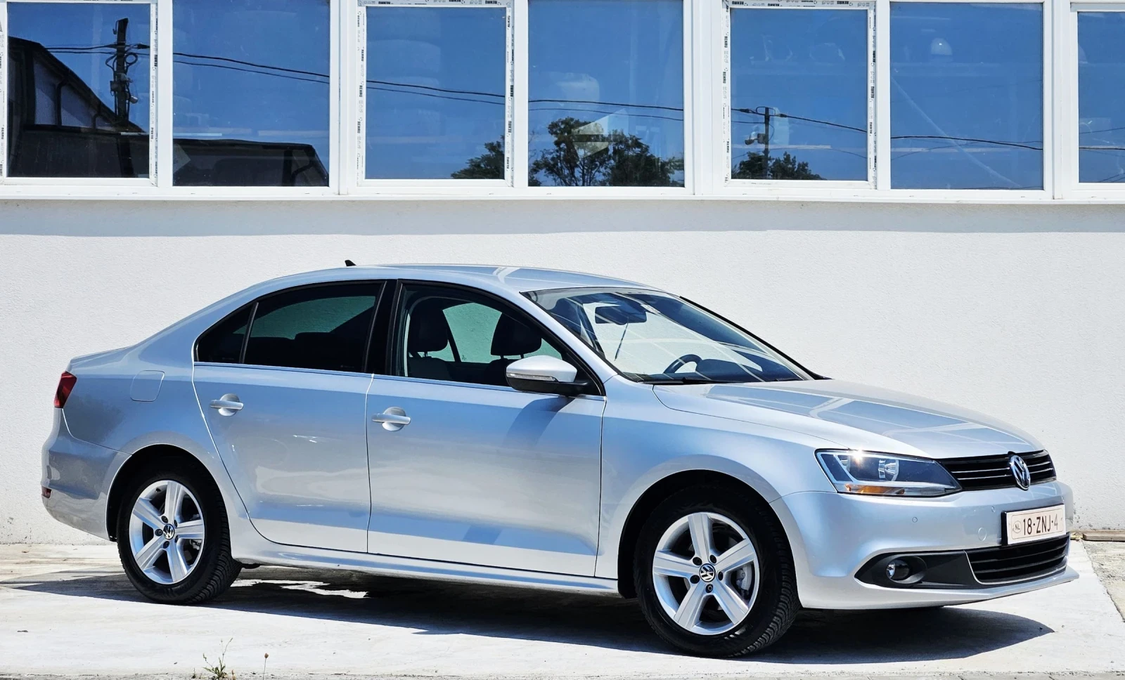 VW Jetta 1.6TDI High Executive Line 2013, снимка 4 - Автомобили и джипове - 55241796