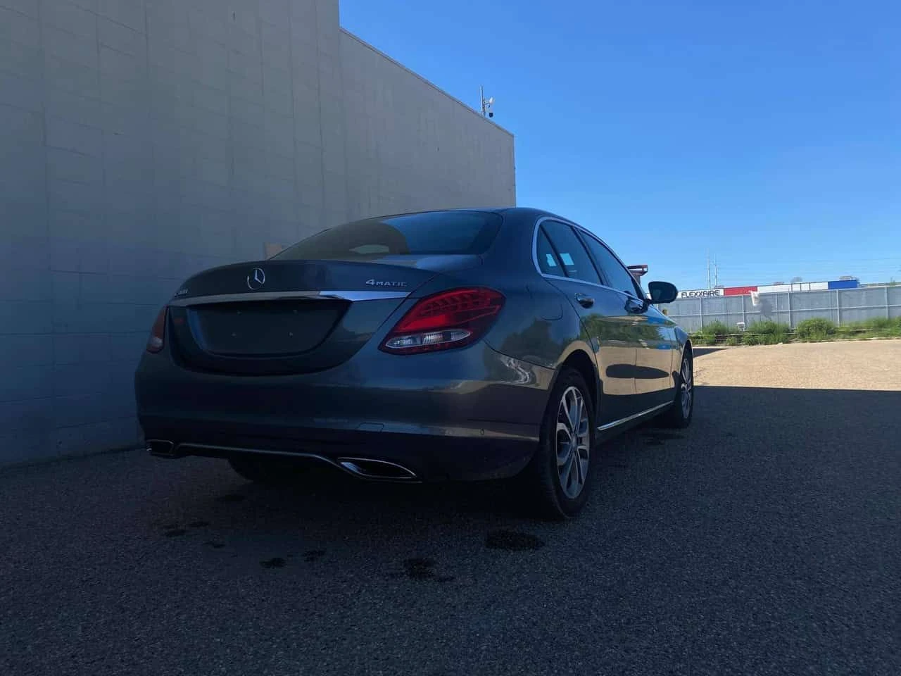 Mercedes-Benz C 300 * АВТОКРЕДИТ БЕЗ ПЪРВОНАЧАЛНА ВНОСКА* , снимка 4 - Автомобили и джипове - 55294480