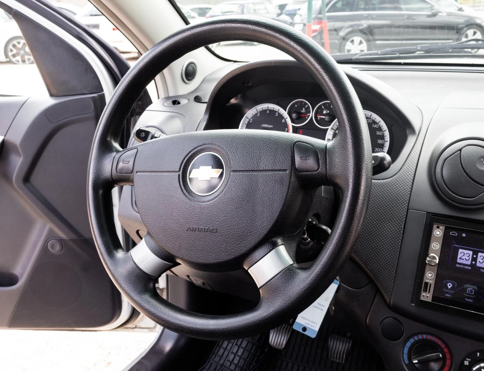 Chevrolet Aveo, снимка 11 - Автомобили и джипове - 55449837