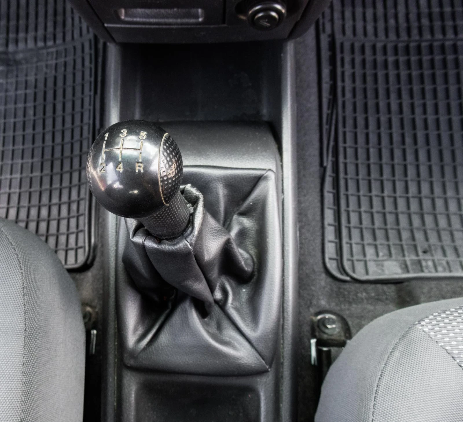 Chevrolet Aveo, снимка 12 - Автомобили и джипове - 55449837