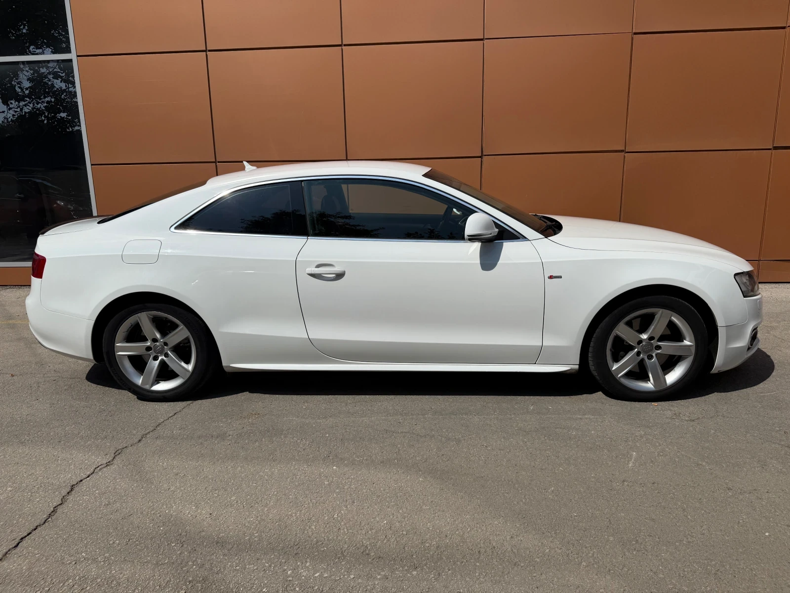 Audi A5 2.0tfsi 211кс S-line Quattro , снимка 3 - Автомобили и джипове - 55954009
