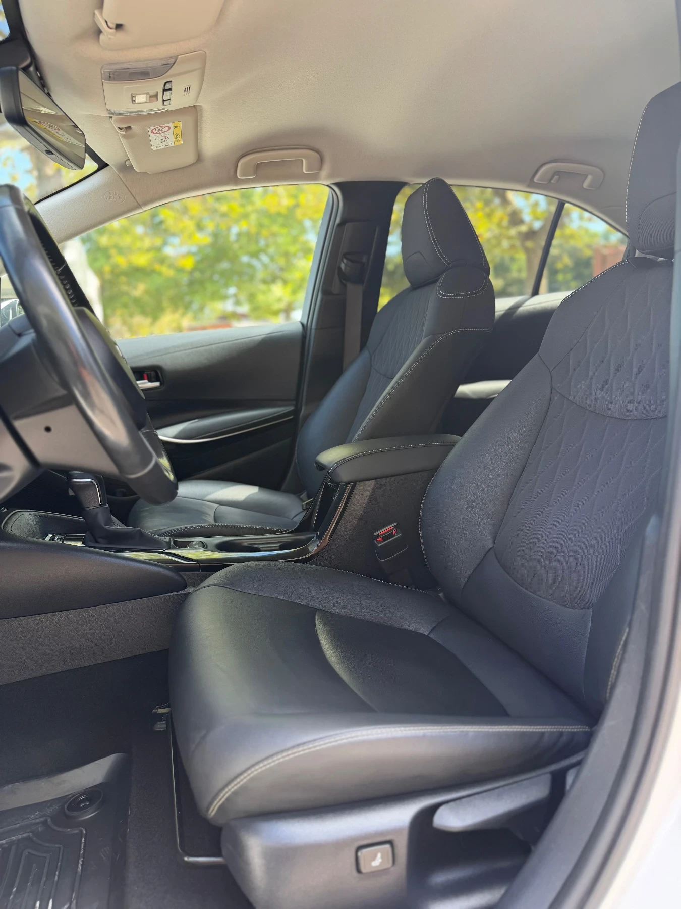 Toyota Corolla 1.8 Hybrid Luxury 89х.км. Първи собственик!, снимка 12 - Автомобили и джипове - 56138547