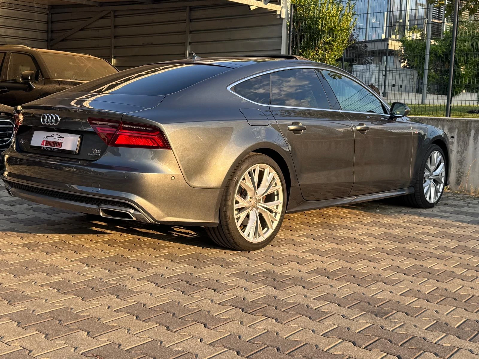 Audi A7 Sline/3.0TDI/Quattro/Matrix/HeadUP/B&O/Pano/NAVI ., снимка 4 - Автомобили и джипове - 56144995