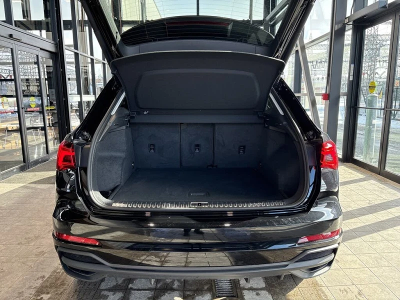 Audi Q3 Komfort* 45TFSI* АвтоКредит* (ЦЕНА ДО БГ), снимка 8 - Автомобили и джипове - 53375483