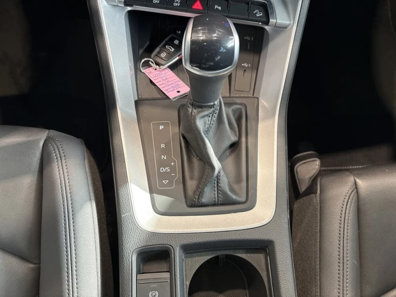 Audi Q3 Komfort* 45TFSI* АвтоКредит* (ЦЕНА ДО БГ), снимка 14 - Автомобили и джипове - 53375483