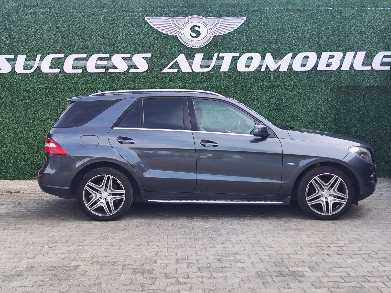 Mercedes-Benz ML 350 AMG* CAMERA* PODGREV* LINEASIT* LEDD* LIZING - изображение 2