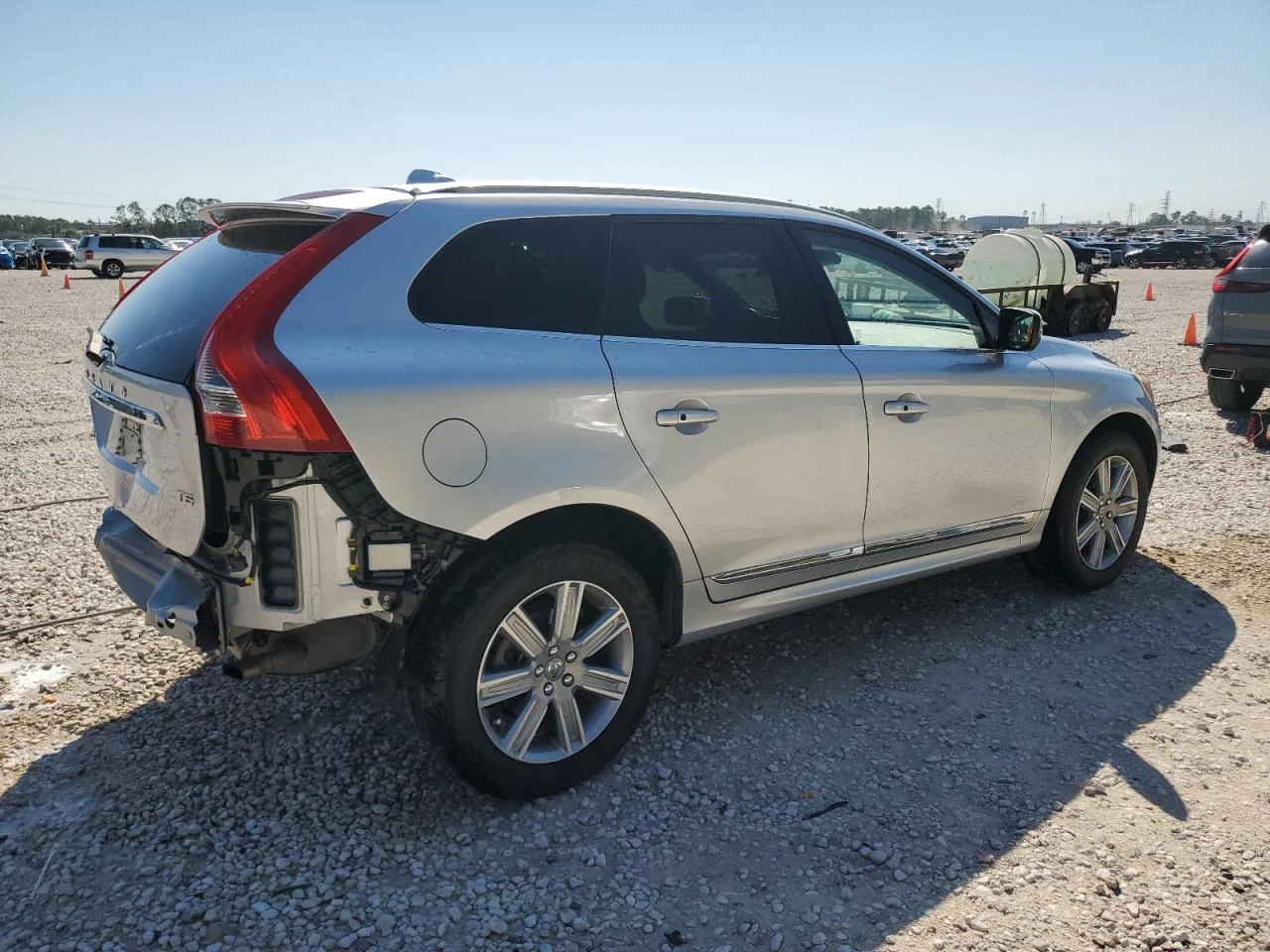 Volvo XC60 T5 INSCRIPTION - изображение 4