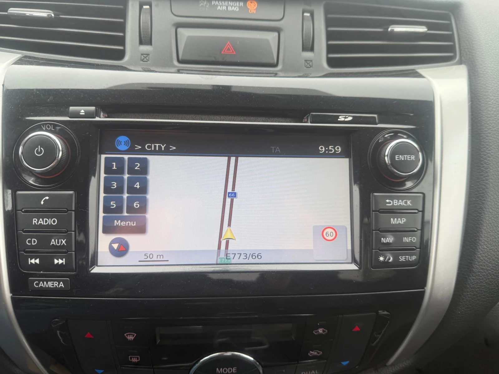 Nissan Navara AUT. NAVI 4x4 FULL ШВЕЙЦАРИЯ - изображение 8