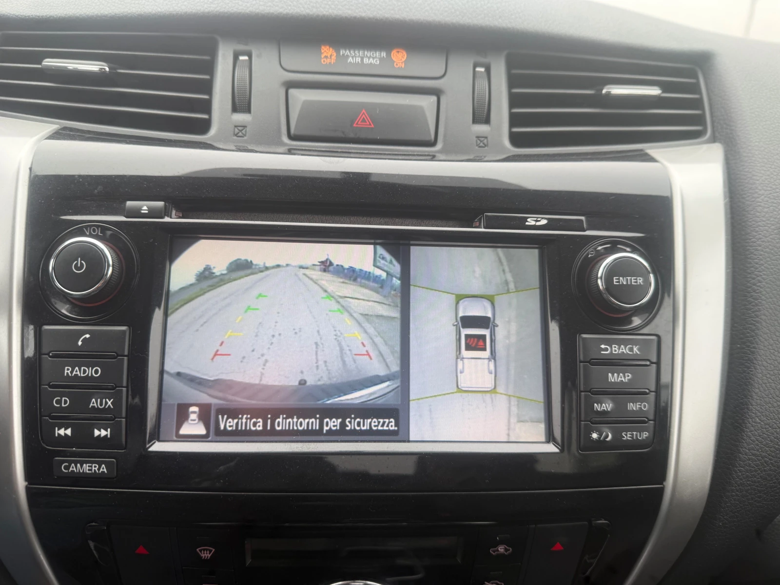 Nissan Navara AUT. NAVI 4x4 FULL ШВЕЙЦАРИЯ - изображение 9